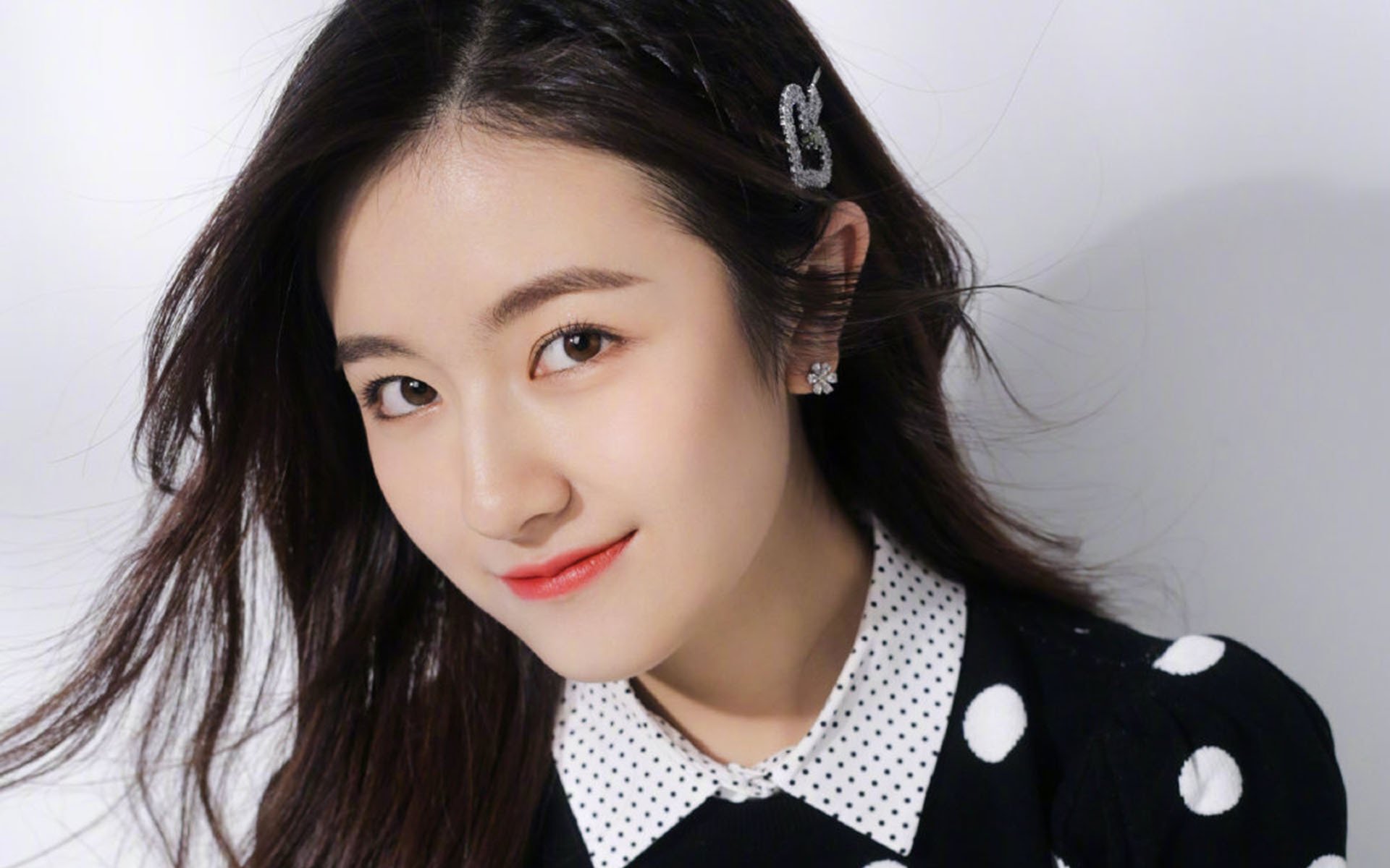 -足球设施升级改造，改善训练条件，专业足球场改造