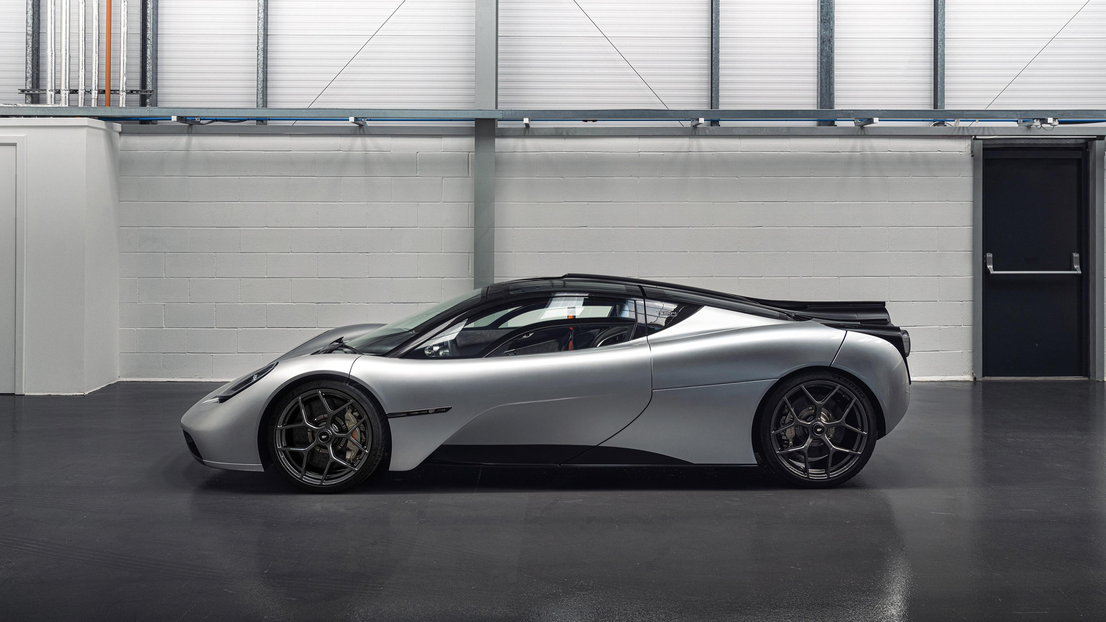 爱游戏中国官方网站平台-美洲队中场核心伤愈复出，助力球队冲击冠军，美洲篮球强队