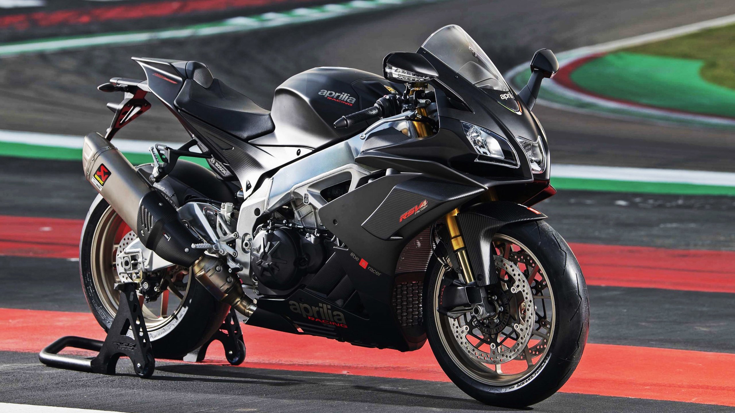 爱游戏app-美洲杯明星闪耀：个人突破引爆现场！，美洲杯人气